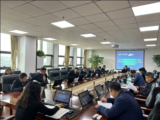 公司进行深刻贯彻中央八项划放心灵学习教育念书班暨理论学习中心组学习会议